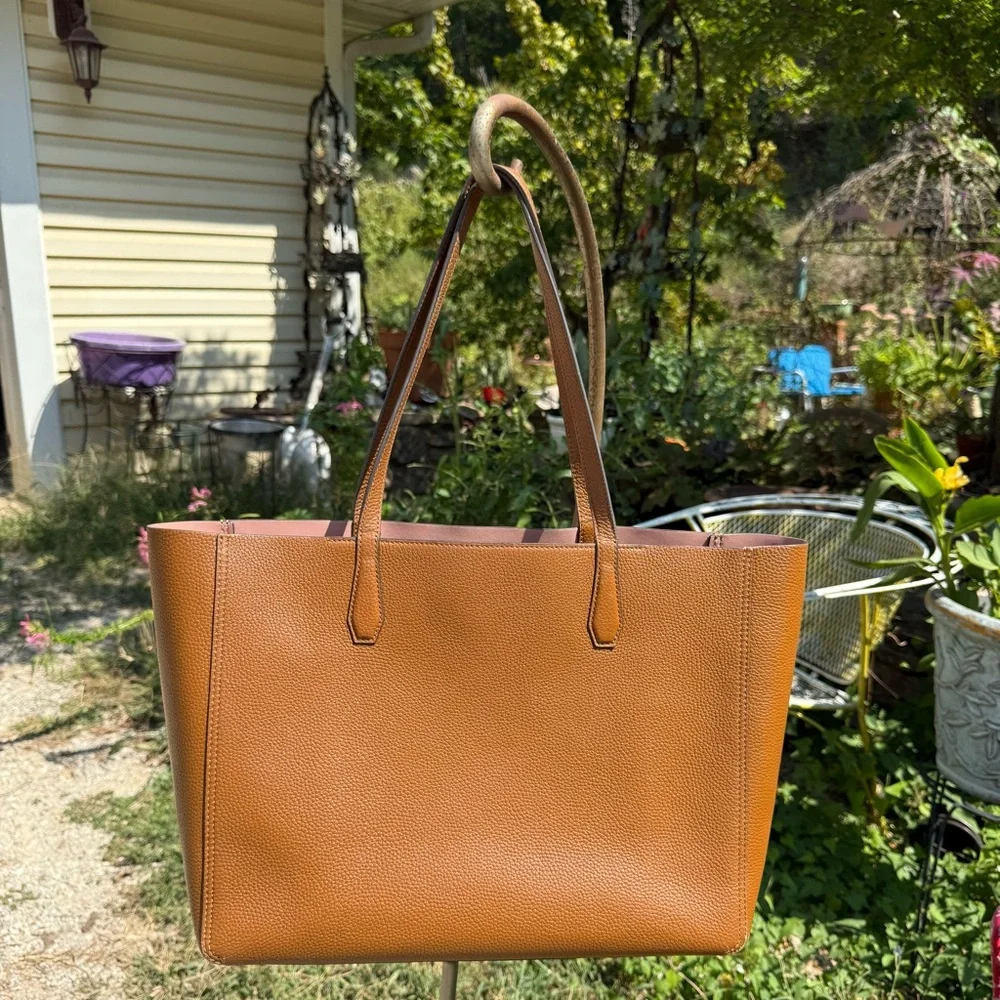 Tory Burch Perry Tote Tan Pebbled Leather Brown Pink Interior Gold Logo Bag